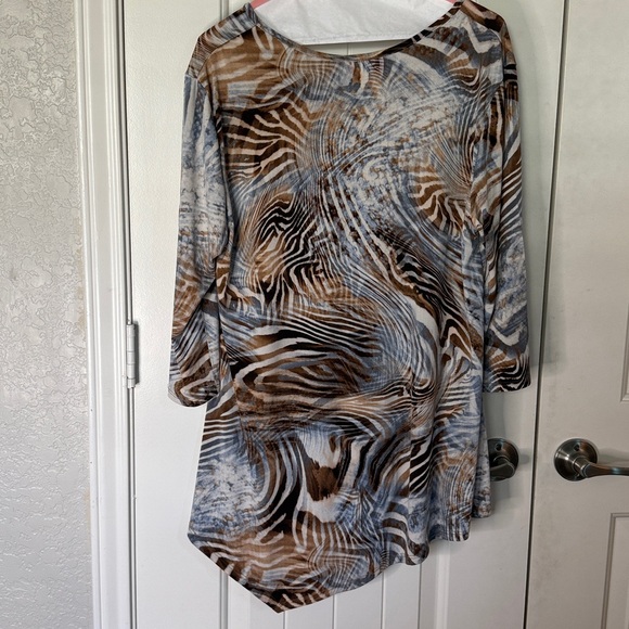 Animal Print Tunic Top - Picture 3 of 4